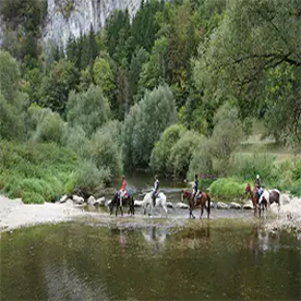 NcantadaRooms rutas a caballo Cuencaventura